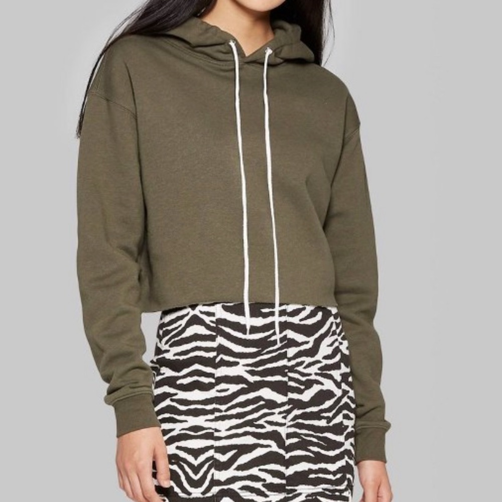 NWT Wild Fable women’s cropped hoodie- Olive color